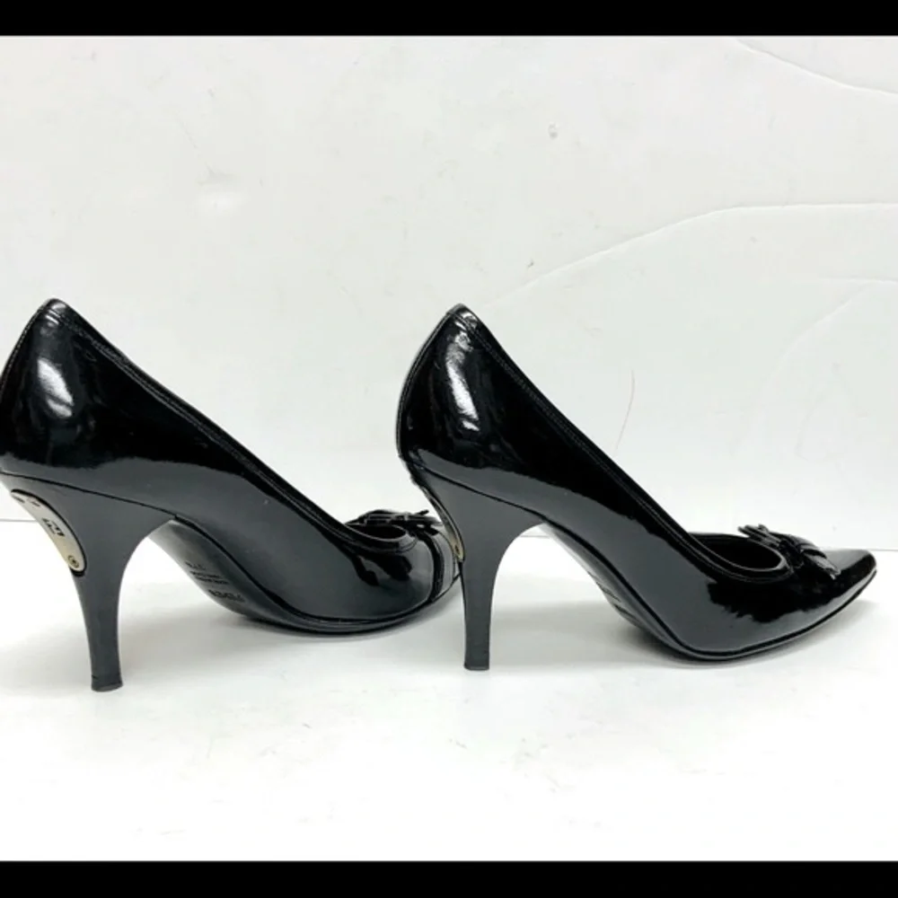 Fendi black patent leather heels with buckle 37.5